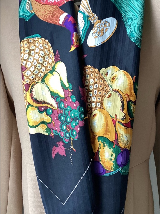 Hermes Accessories - Hermes 90:silk ..rare . With its box .